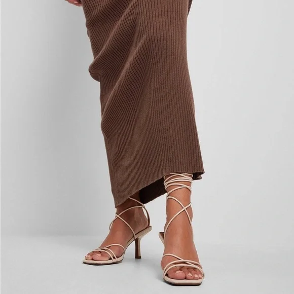 Low stiletto ankle strap heels - Picture 3 of 3